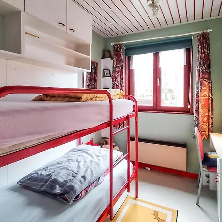別荘 3 Bedroom Cozy In