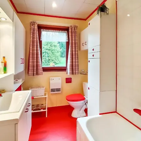 3 Bedroom Cozy In 別荘