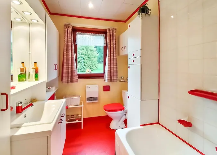 3 Bedroom Cozy In Holiday home